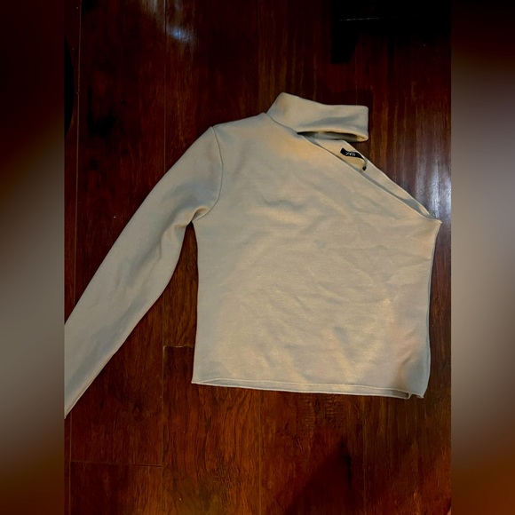 Zara Tops - Zara size medium beige one shoulder cropped top